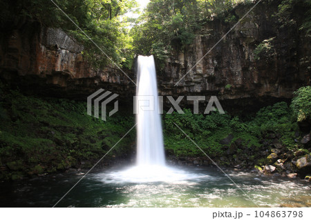 萬城の滝　静岡県伊豆市地蔵堂 104863798