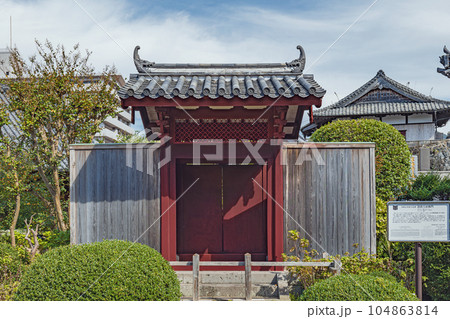 長崎 興福寺 旧唐人屋敷門 104863814