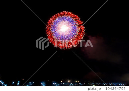 大曲花火大会 2022 雨天決行花火 第94回全国花火競技大会 8月27日 秋田県大仙市 大曲花火大会 2022 雨天決行花火 第94回全国花火競技大会 8月27日 秋田県大仙市 104864793