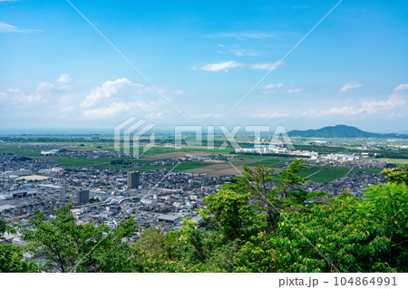 猪子山から俯瞰する湖東の水田地帯 104864991