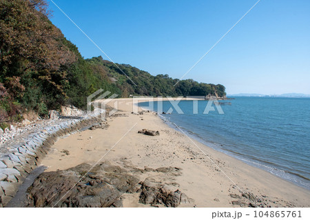 岡山県浅口市寄島町　三郎島海岸 104865761