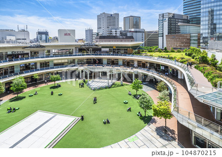 川崎市の都市景観 ラゾーナ川崎プラザの中央広場【神奈川県】 川崎市の都市景観 ラゾーナ川崎プラザの中央広場【神奈川県】 104870215