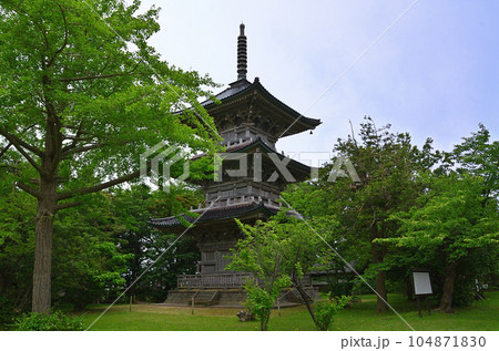 新潟県上越市 五智国分寺の三重塔 新潟県上越市 五智国分寺の三重塔 104871830
