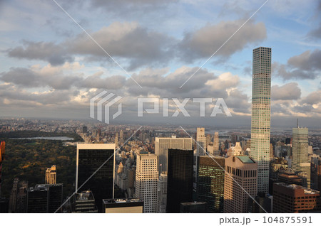 Bird's eye view of 432 Park Avenue skyscraper in New York 104875591
