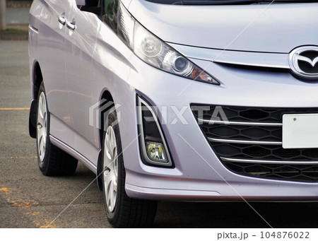 自動車イメージ　絶版になったマツダ車　マツダビアンテ 104876022