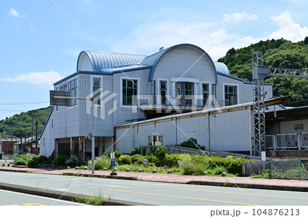 近鉄志摩線の中之郷駅（鳥羽水族館前） 104876213