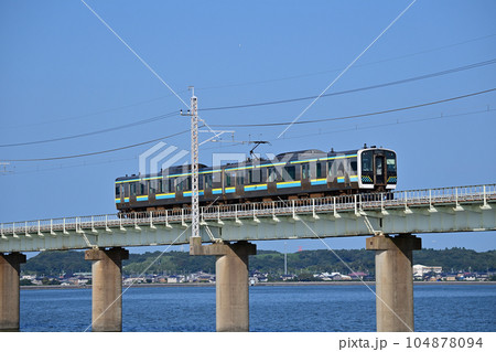 鹿島線　延方ー鹿島神宮　JR東日本　E131系0番台　R04編成（幕張） 104878094