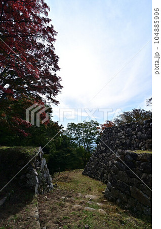 秋の高取城跡 104885996