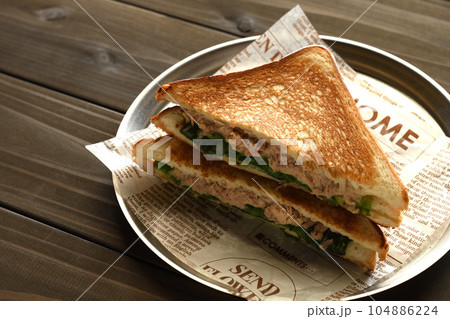 ツナマヨホットサンド 104886224