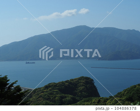 初夏の敦賀湾 104886378