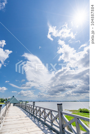 鶴の舞橋 全長300メートル 日本一の木造三連太鼓橋 鶴の舞橋 全長300メートル 日本一の木造三連太鼓橋 104887884