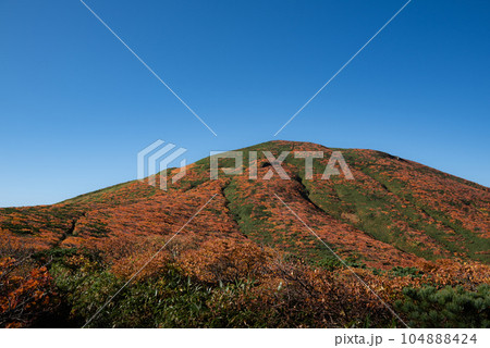 紅葉の栗駒登山須川コース 紅葉の栗駒登山須川コース 104888424
