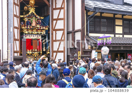 220415雨の高山祭イラスト5z300-2 104888639