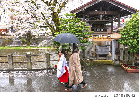 220415雨の高山祭イラスト5z242 104888642