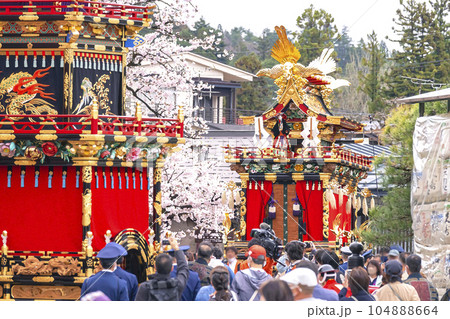 220415雨の高山祭イラスト5g096-3 104888664