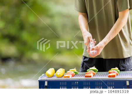 川原でBBQ 川原でBBQ 104891319