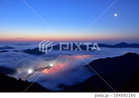 岩屋山の雲海 104892160