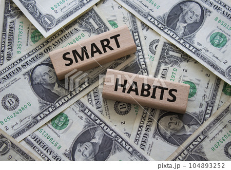 Smart habits symbol. Concept words Smart habits on wooden blocks. Beautiful white background. Business and Smart habits concept. Copy space. Smart habits symbol. Concept words Smart habits on wooden blocks. Beautiful white background. Business and Smart habits concept. Copy space. 104893252