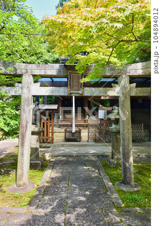 京都　新日吉神宮 境内社の樹下社（豊国神社） 104894012