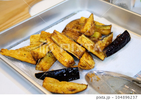 茄子の唐揚げ 茄子の唐揚げ 104896237
