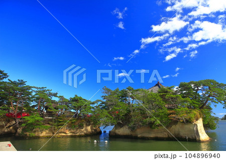 【宮城県】晴天下の松島五大堂 104896940