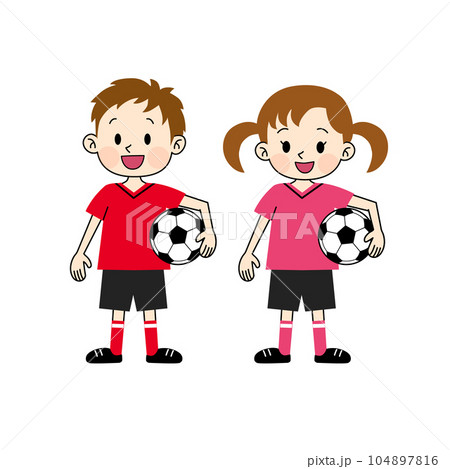 サッカーボールを持つ男の子と女の子 104897816