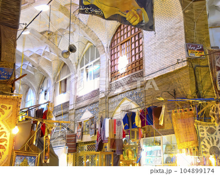 イラン・イスファハンのバザール / Qeysarie Bazaar, Isfahan, Iran イラン・イスファハンのバザール / Qeysarie Bazaar, Isfahan, Iran 104899174