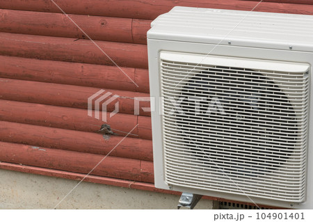 【バンガローのエアコン室外機】 【バンガローのエアコン室外機】 104901401