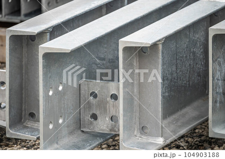 建築資材の鉄骨 104903188