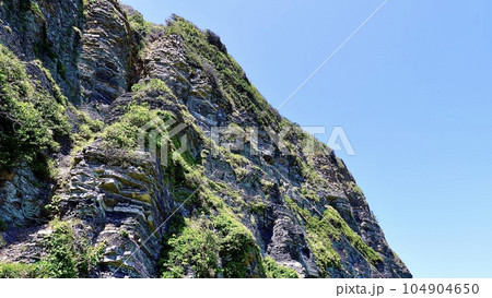 長崎県壱岐島の壱岐の土台石の断層 104904650