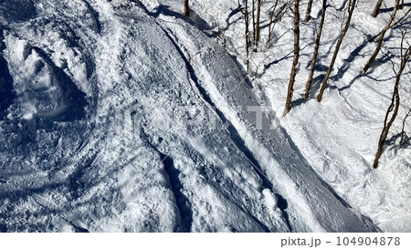 新潟の雪山の風景 新潟の雪山の風景 104904878