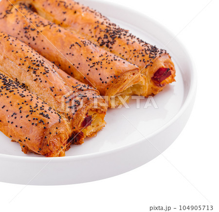 pastry with apple and poppy seeds 104905713