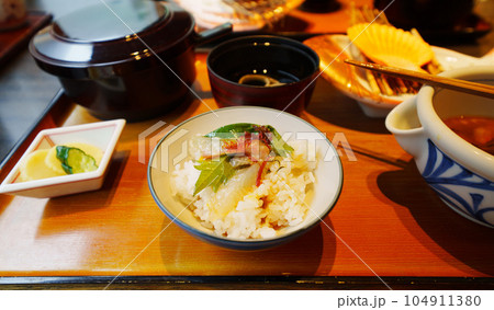 愛媛名物の鯛めし 104911380