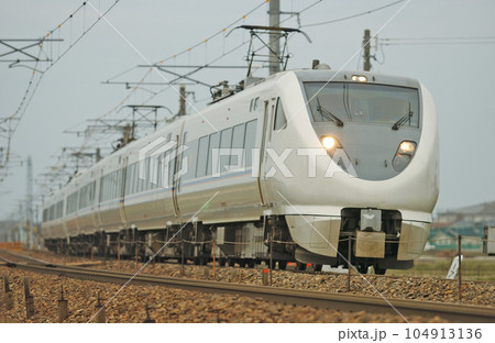 北陸本線 美川ー加賀笠間 JR西日本 683系 S03+S21編成(金沢) しらさぎ 北陸本線 美川ー加賀笠間 JR西日本 683系 S03+S21編成(金沢) しらさぎ 104913136