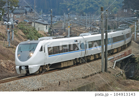 北陸本線 石動ー倶利伽羅 JR西日本 683系 T21編成(金沢) サンダーバード 北陸本線 石動ー倶利伽羅 JR西日本 683系 T21編成(金沢) サンダーバード 104913143