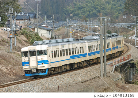 北陸本線　石動ー倶利伽羅　413系　JR西日本　B08編成（金沢） 104913169