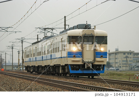 北陸本線　加賀笠間ー美川　413系　JR西日本　B07編成（金沢） 104913171