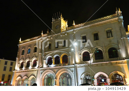 ポルトガルの首都リスボンのロシオ駅(Rossio Train Station in Lisboa) ポルトガルの首都リスボンのロシオ駅(Rossio Train Station in Lisboa) 104913429