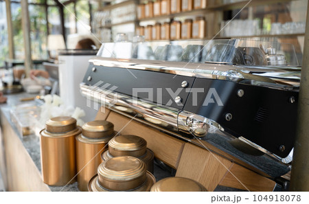 Tables and chairs for dinning outside at luxury restaurant 104918078