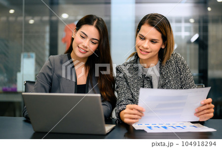 Group of business team meeting and brainstorming at office 104918294