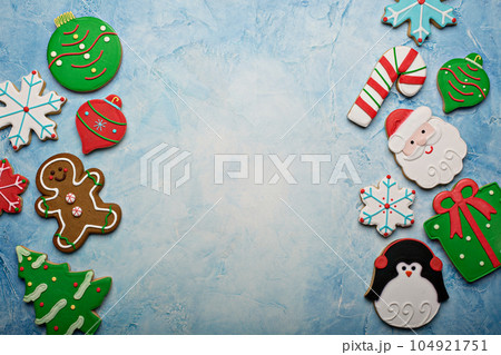 Christmas gingerbread and sugar cookies 104921751