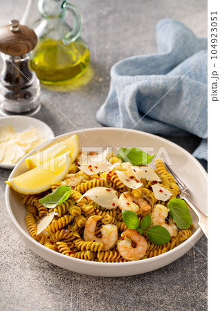 Gluten free chickpeas pasta 104923051