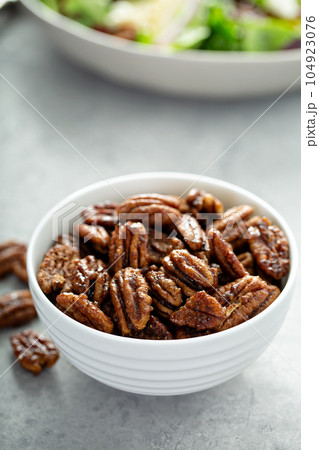 Caramelized or candied pecans Caramelized or candied pecans 104923076
