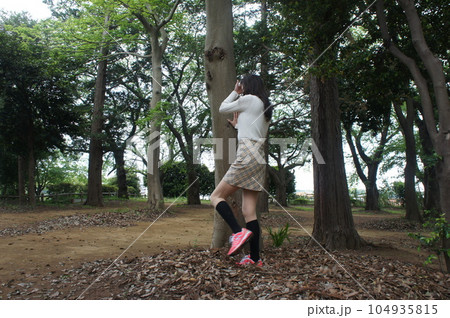長身美女森林散歩ストレッチ 104935815