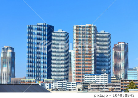 【神奈川県】快晴の武蔵小杉タワーマンション群 104938945