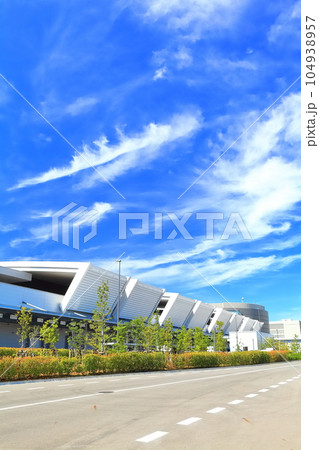 【東京都】晴天下の豊洲市場(中央卸売市場) 【東京都】晴天下の豊洲市場(中央卸売市場) 104938957