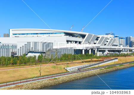 【東京都】晴天下の豊洲市場(中央卸売市場) 【東京都】晴天下の豊洲市場(中央卸売市場) 104938963