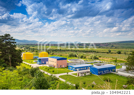 Wastewater clarifier basin 104942221