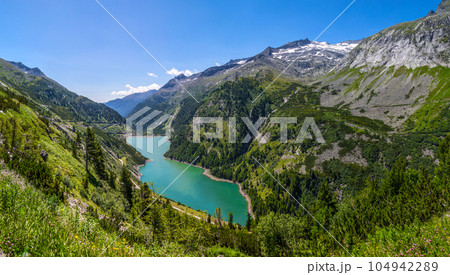 Mountain lake 104942289