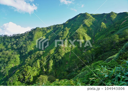 登山道からの中千軒岳 104943806